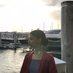 Meet your Posher, Doralissa